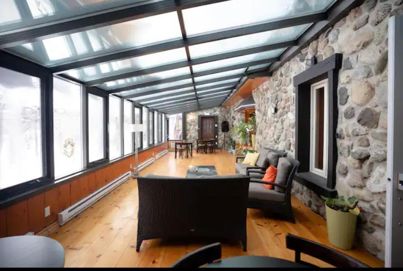 Condo Hotel Au Pied Du Mont Orford Ngoại thất bức ảnh