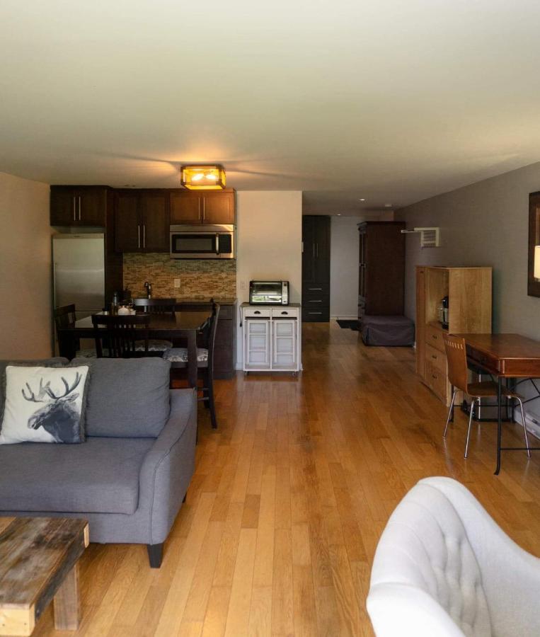 Condo Hotel Au Pied Du Mont Orford Ngoại thất bức ảnh