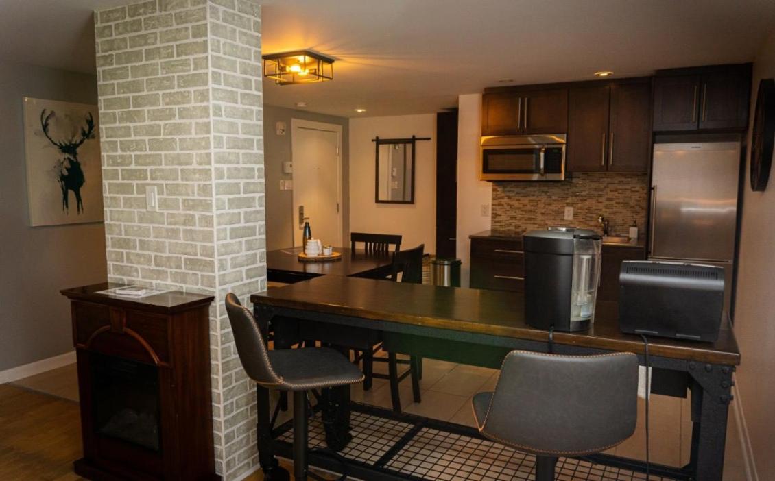 Condo Hotel Au Pied Du Mont Orford Ngoại thất bức ảnh